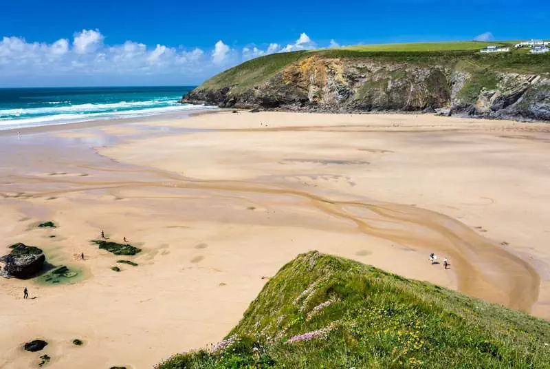 Mawgan Porth beach